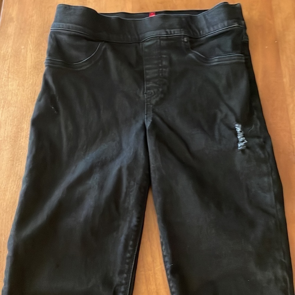 SPANX Distressed Jeans Size Medium - Picture 2 of 9